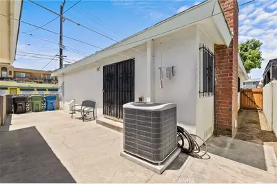 301 E Buckthorn Street, Inglewood, CA 90301 - Photo 27