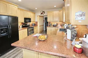 2097 Fox, Big Bear City, CA 92314 - Photo 17