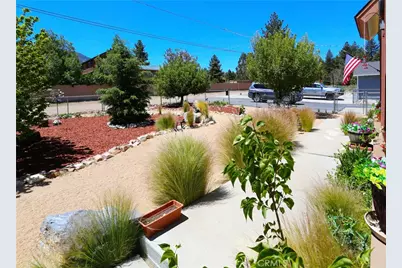 2097 Fox, Big Bear City, CA 92314 - Photo 3