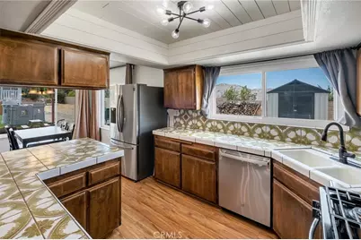13740 Hidden Valley, Victorville, CA 92395 - Photo 11