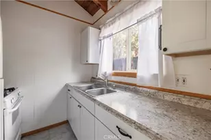 315 San Bernardino, Sugarloaf, CA 92386 - Photo 7