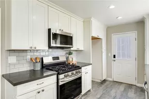 181 Yorktown Ln, Costa Mesa, CA 92626 - Photo 3
