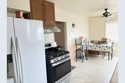958 E 105th, Los Angeles, CA 90002 - Photo 7