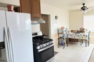 958 E 105th, Los Angeles, CA 90002 - Photo 7