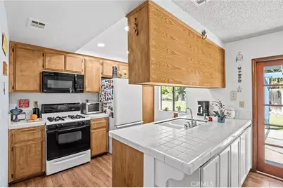 1171 Canyon View Lane, Colton, CA 92324 - Photo 7