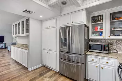 21815 Strawberry Lane, Canyon Lake, CA 92587 - Photo 17