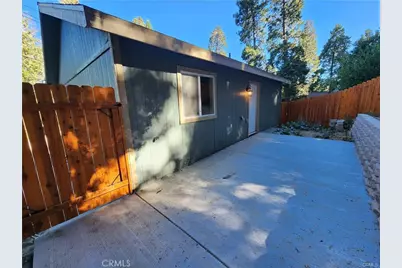 23511 Lake Dr, Crestline, CA 92325 - Photo 5