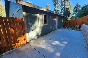 23511 Lake Dr, Crestline, CA 92325 - Photo 5