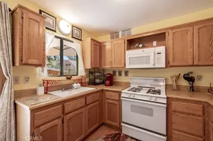 952 D, Big Bear City, CA 92314 - Photo 11
