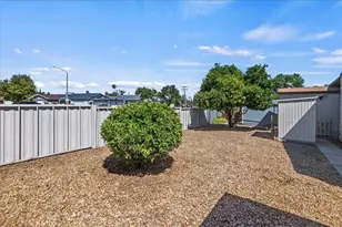 1462 Rainbrook Way, Corona, CA 92882 - Photo 31