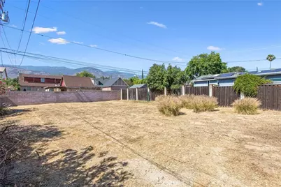 244 E 42nd Street, San Bernardino, CA 92404 - Photo 15