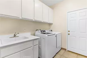 35653 Oak Creek, Yucaipa, CA 92399 - Photo 21