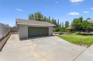 35653 Oak Creek, Yucaipa, CA 92399 - Photo 35