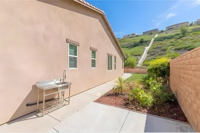 2690 Santa Fiora Drive, Corona, CA 92882 - Photo 35