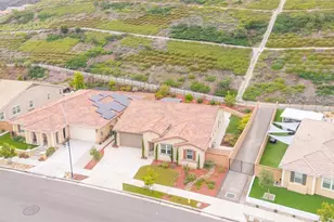 2690 Santa Fiora Dr, Corona, CA 92882 - Photo 37
