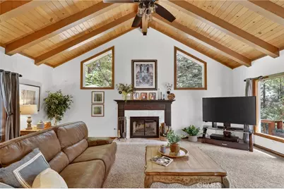 360 Riviera Drive, Lake Arrowhead, CA 92352 - Photo 5