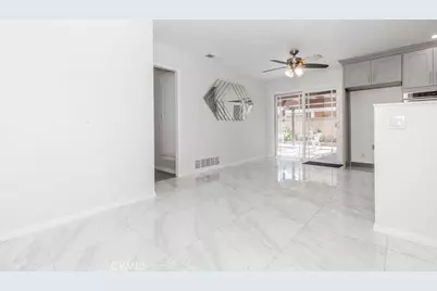 9331 La Cortinilla Avenue, Fountain Valley, CA 92708 - Photo 13