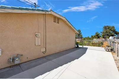 17908 Yucca, Hesperia, CA 92345 - Photo 23