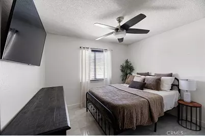 18054 Granada, Fontana, CA 92335 - Photo 27