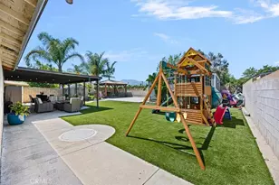 18054 Granada, Fontana, CA 92335 - Photo 11