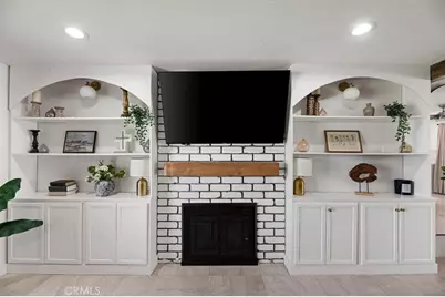 18054 Granada, Fontana, CA 92335 - Photo 21