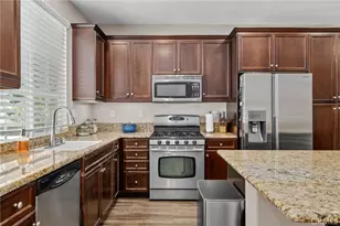 6256 Camposa Ln, Eastvale, CA 91752 - Photo 17