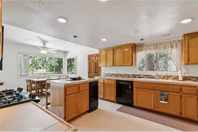 28597 Saginaw Court, Lake Arrowhead, CA 92352 - Photo 13
