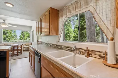28597 Saginaw Court, Lake Arrowhead, CA 92352 - Photo 11