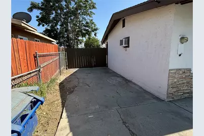 885 San Jacinto, San Bernardino, CA 92408 - Photo 3