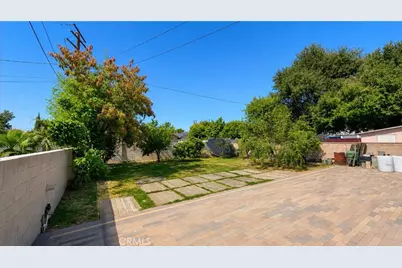 885 W Valley, Colton, CA 92324 - Photo 25