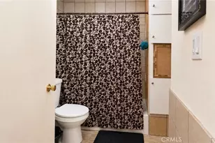 885 W Valley, Colton, CA 92324 - Photo 17