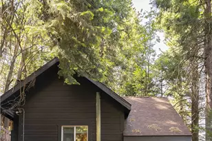 829 Sierra Vista Dr, Twin Peaks, CA 92391 - Photo 15