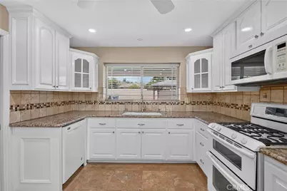 1410 Kellogg, Corona, CA 92879 - Photo 19