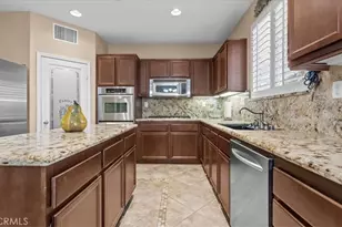 5422 Osprey Ct, Fontana, CA 92336 - Photo 9