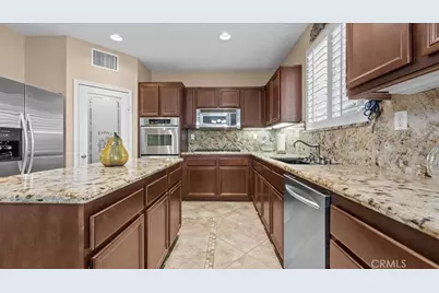5422 Osprey Ct, Fontana, CA 92336 - Photo 7