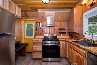 311 Hemlock, Lake Arrowhead, CA 92352 - Photo 13