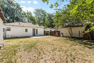 2304 Roxbury Dr, San Bernardino, CA 92404 - Photo 25