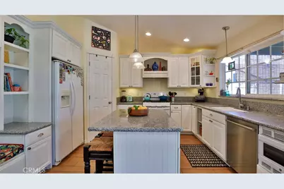 28335 Merridy, Highland, CA 92346 - Photo 11