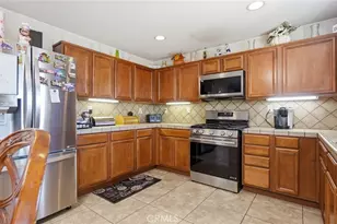 14024 Colt Ct, Victorville, CA 92394 - Photo 3