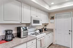 15866 Sitting Bull St, Victorville, CA 92395 - Photo 11
