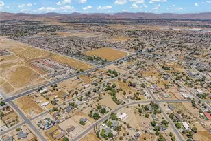 15866 Sitting Bull St, Victorville, CA 92395 - Photo 29
