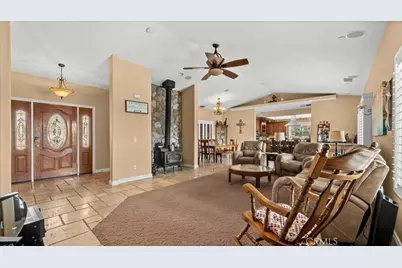 10271 Clover, Hesperia, CA 92344 - Photo 5