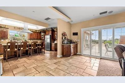 10271 Clover, Hesperia, CA 92344 - Photo 7