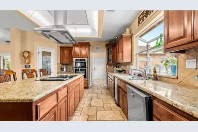 10271 Clover, Hesperia, CA 92344 - Photo 11