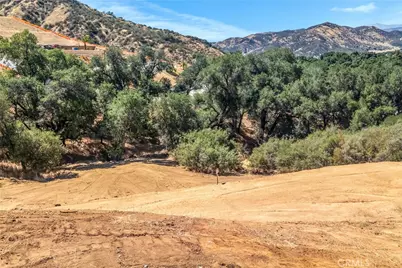 13582 Oak Mountain Drive, Yucaipa, CA 92399 - Photo 5