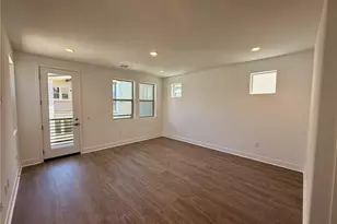 27415 Creekwood Ln, Valencia, CA 91381 - Photo 11