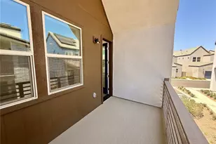 27415 Creekwood Ln, Valencia, CA 91381 - Photo 3