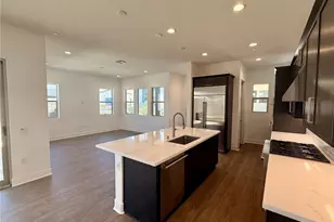 27415 Creekwood Ln, Valencia, CA 91381 - Photo 5