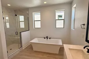 27430 Creekwood Ln, Valencia, CA 91381 - Photo 9