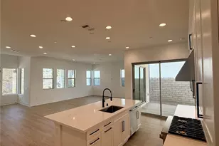 27430 Creekwood Ln, Valencia, CA 91381 - Photo 7